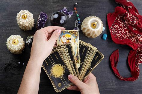 Fashionable witchcraft manual of tarot